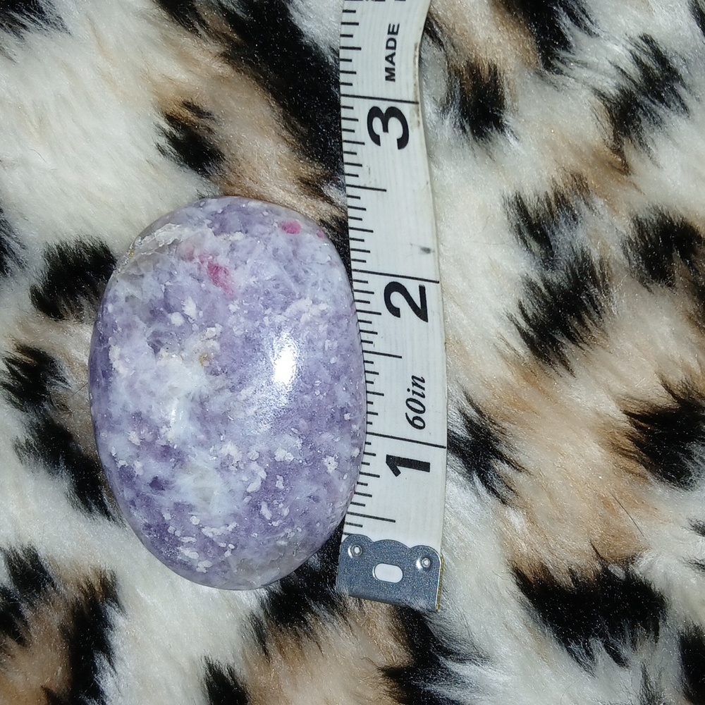 LEPIDOLITE PALM STONE - Picture 3 of 4